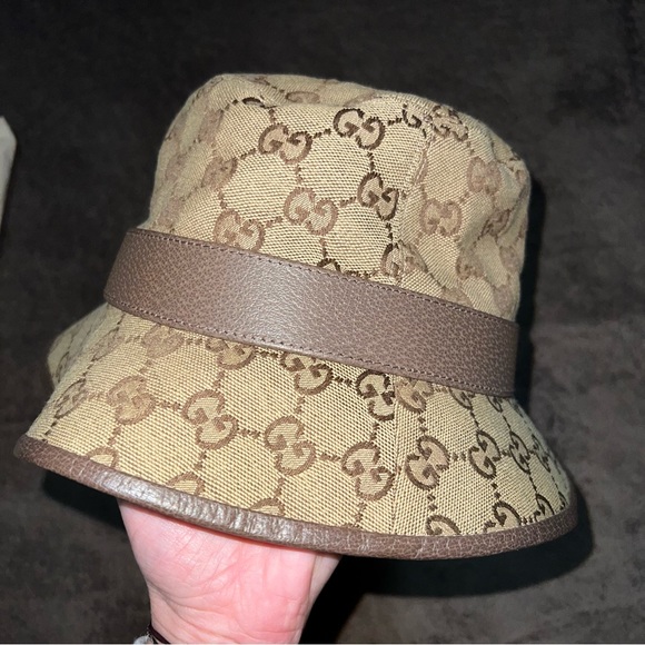 GUCCI GG CANVAS BUCKET HAT - Picture 6 of 15